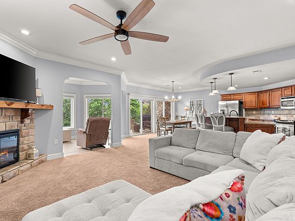 4th image of 245 Cove Crest ##105