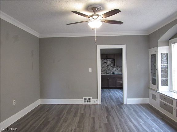 5th image of 2208 Lewis Dr