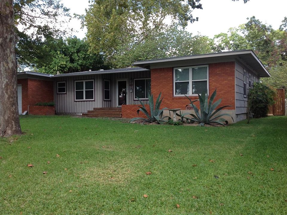 Beautiful 1950s home in the heart of Windsor Park