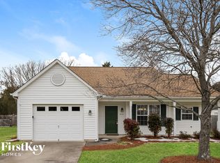 3705 Queenswood Ln, Jamestown, NC 27282