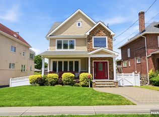 1077 Anderson Ave, Fort Lee, NJ 07024