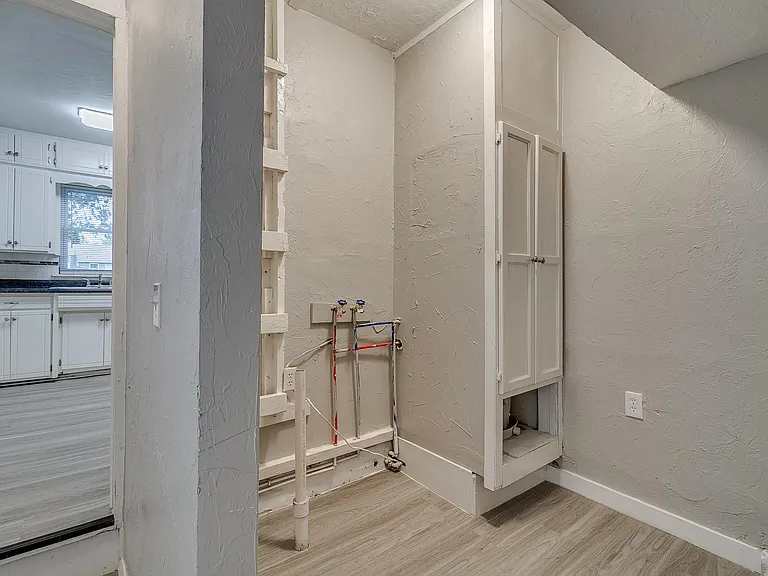 213 W Jacobs Dr — Photo 7