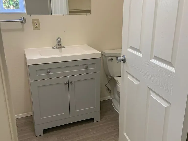 Marline Ave Duplex — Photo 11
