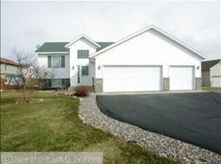 1281 Fieldstone Dr, Sauk Rapids, MN 56379