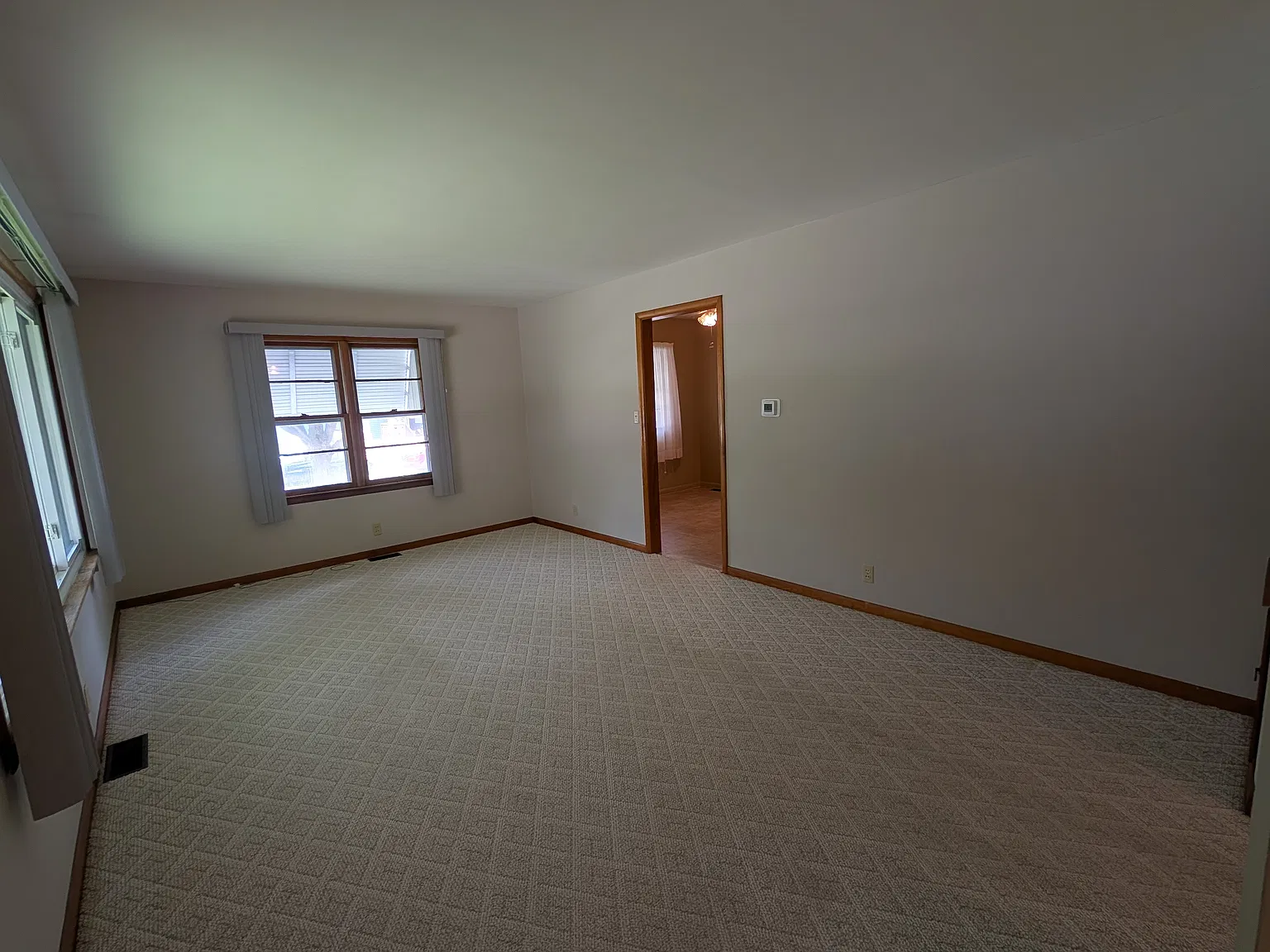 2 bed, 964 sqft, $1,750 — Photo 4
