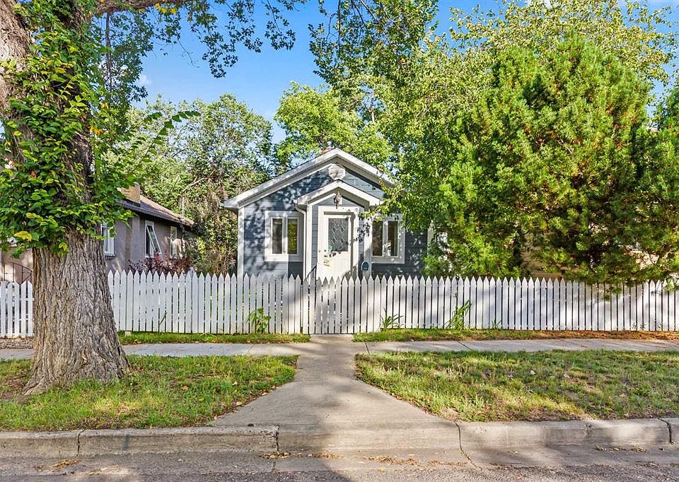 1st image of 925 W 7a St S