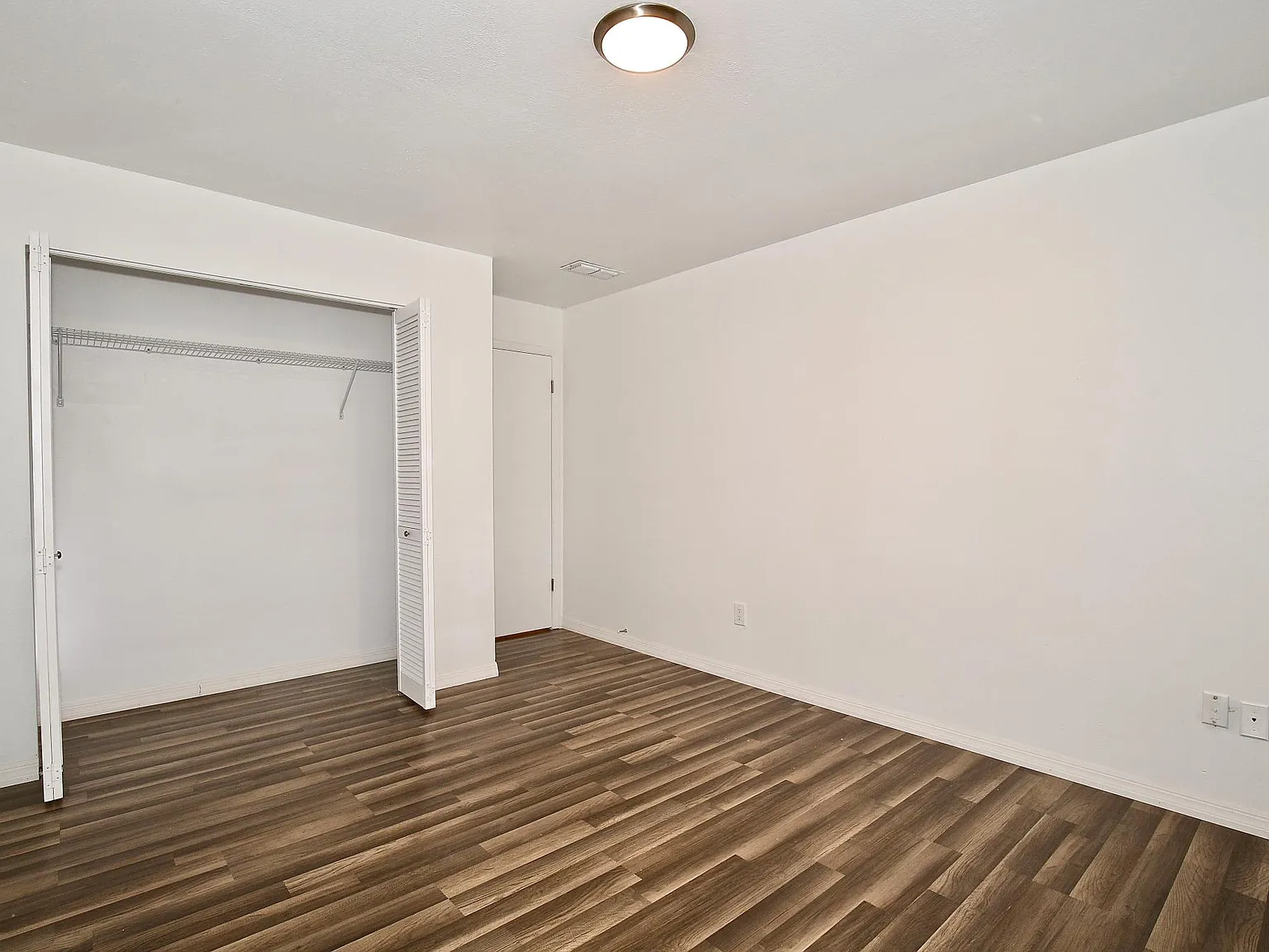 2548 Clairmont Ave — Photo 3