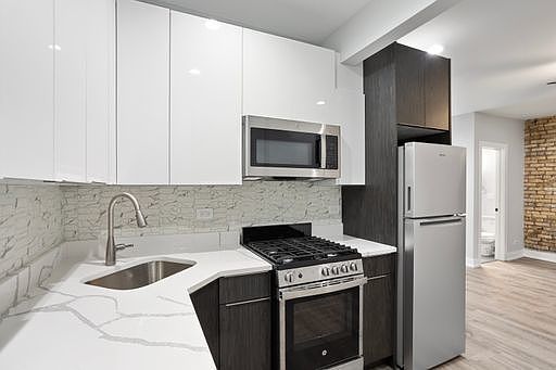 4th image of 1651 W Jonquil Ter APT 10