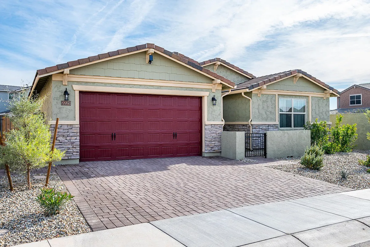 Building Photo - 2225 N 140th Dr