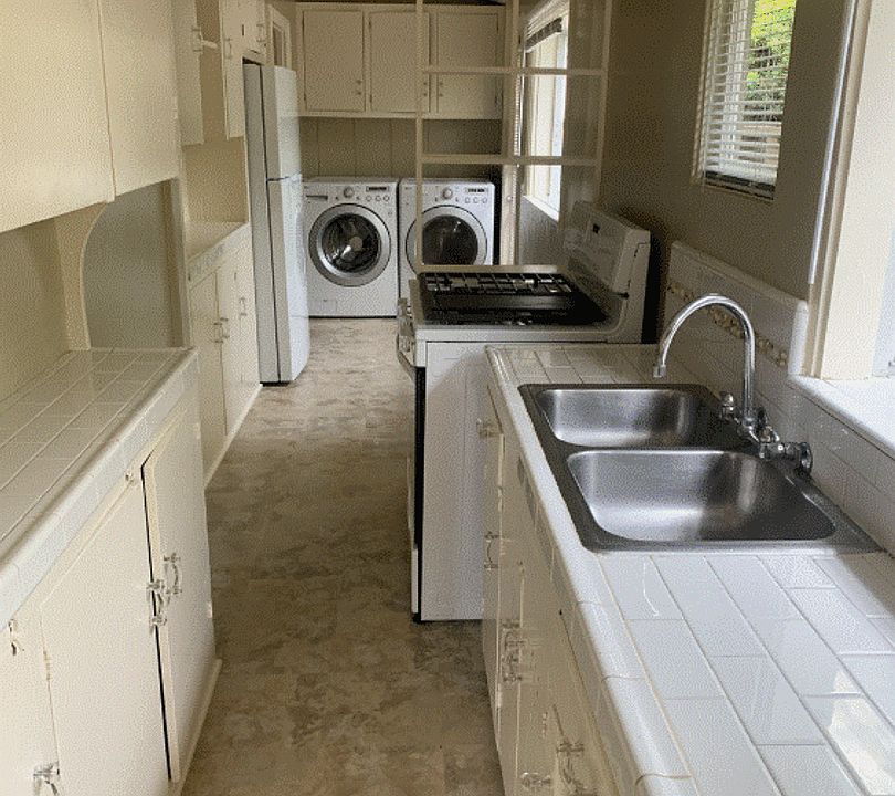 1st image of 4940 Brighton Ave #0