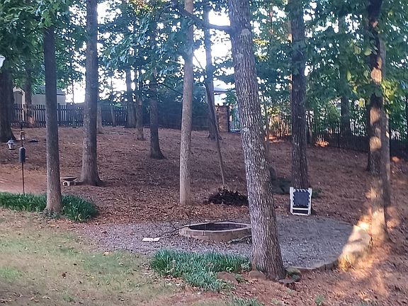 3rd image of 3265 Allegheny Dr