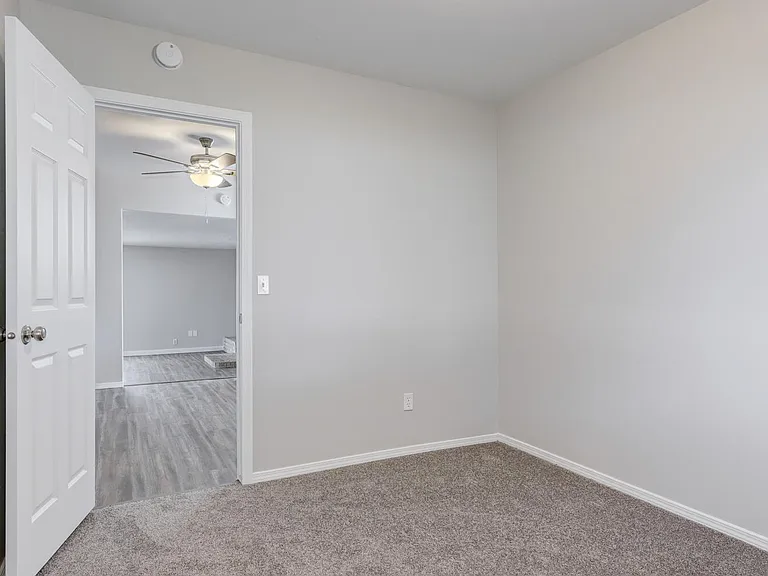 Large Fully Remodeled 3 Bedroom Duplex in Nampa — Photo 19