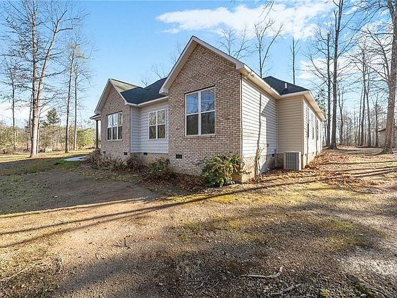 3rd image of 752 Conrad Hill Mine Rd