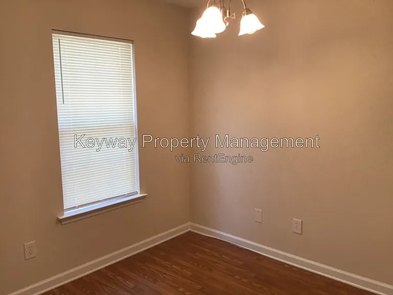306 Brock Ln — Photo 6