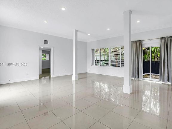 3rd image of 2300 SW 24th St