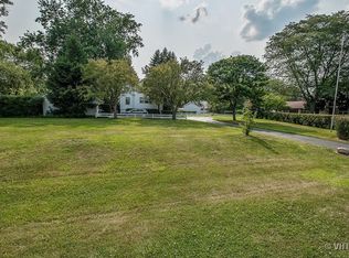 250 W Frontage Rd, Northfield, IL 60093