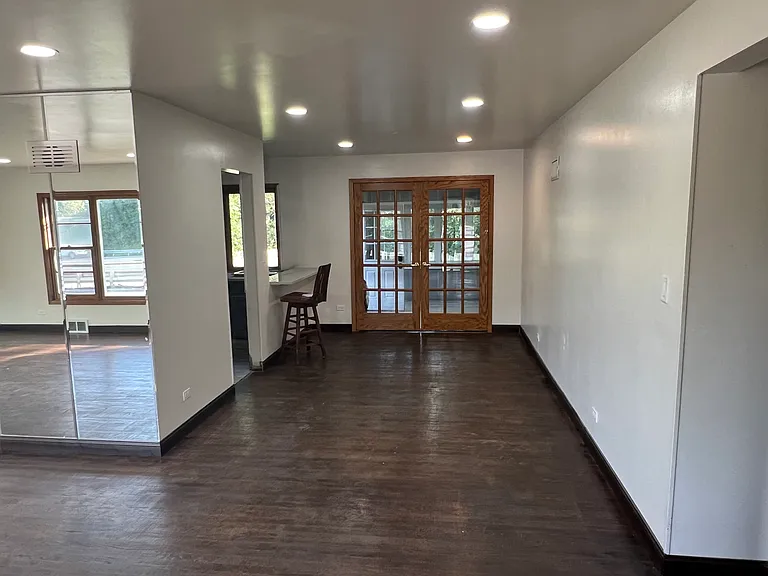 4N255 Route 83 — Photo 10