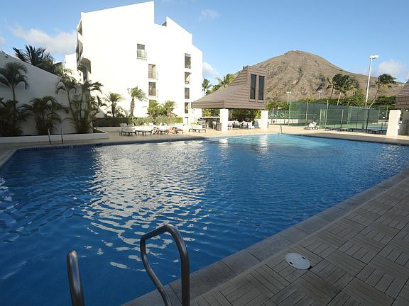 Salt Water Pool with Koko Head Mt.View