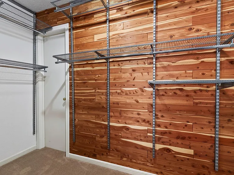 1202 Knollpark Cir — Photo 23