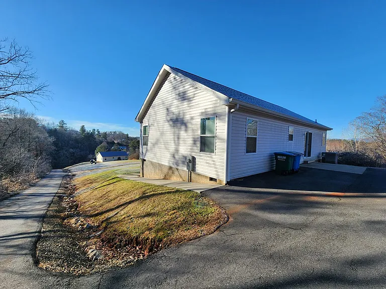 312 McLean Heights Ct — Photo 4