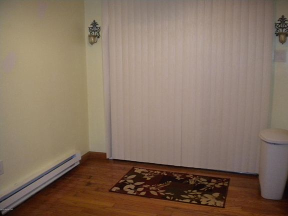 4th image of 1760 Rolling Hills Dr