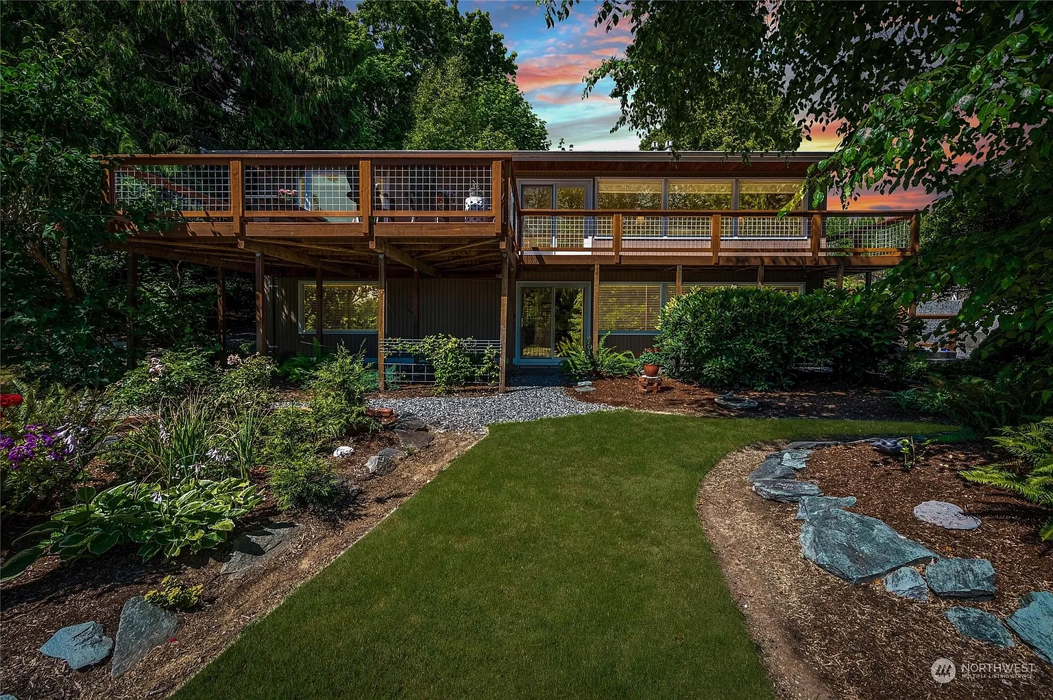 2131 Thornton Street photo 1