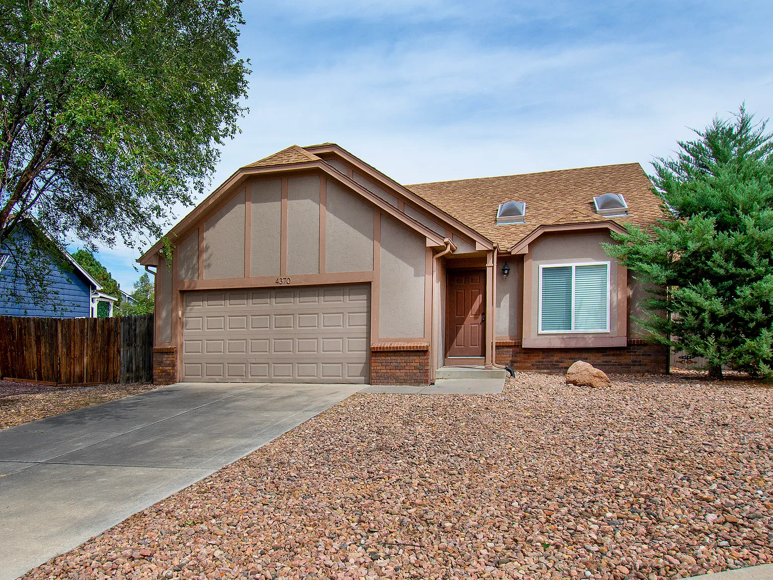 5 bed, 2666 sqft, $2,300 — Photo 1