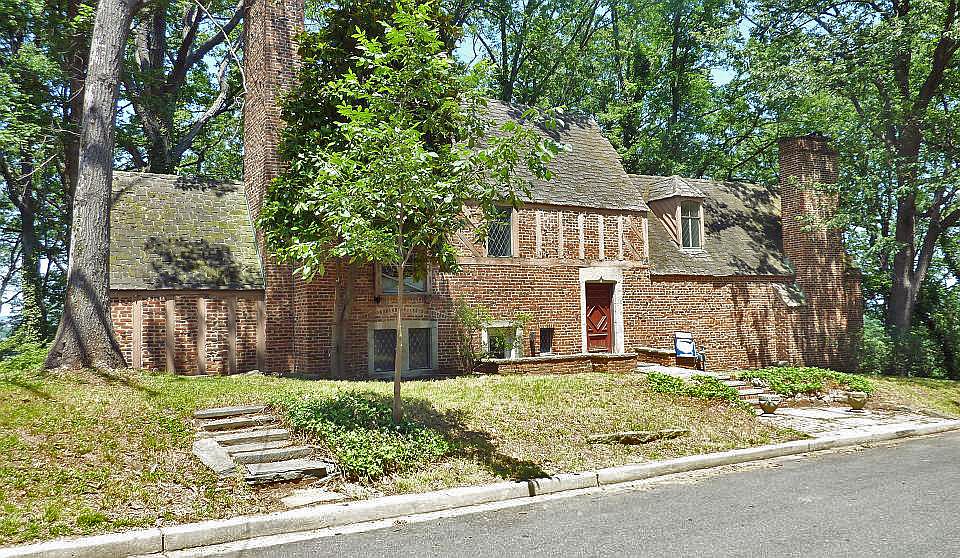1st image of 3128 Westover Dr SE