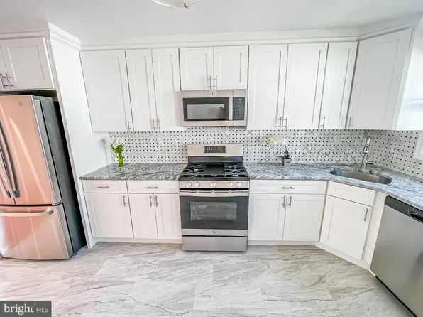 10 Sabinas St, Toms River, NJ 08757
