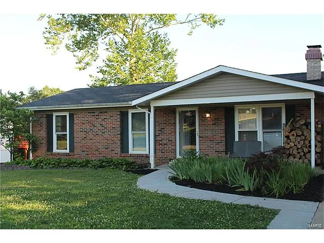 516 Saint Joseph Ln photo 1