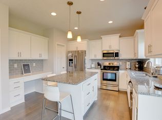 6712 Palm St, Lino Lakes, MN 55038