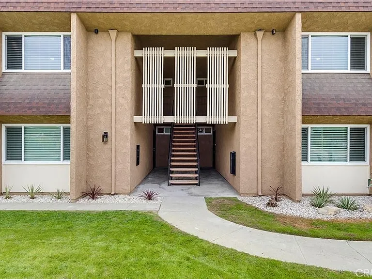 11119 Poplar St #C — Photo 3