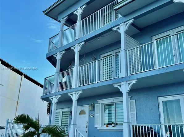 2415 NW 16th Street Rd APT 101, Miami, FL 33125
