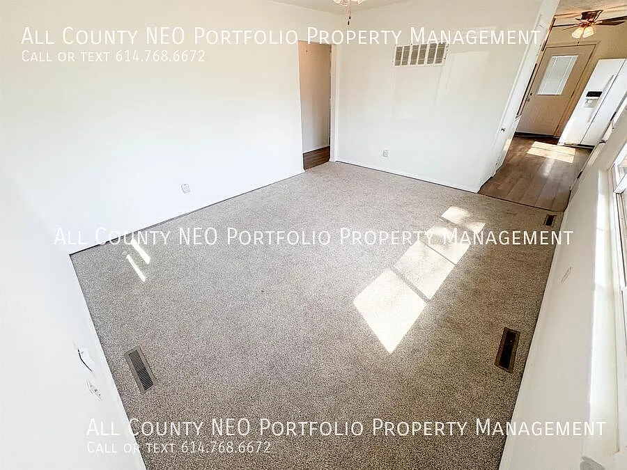 3-Bedroom Ranch with Fenced Yard & Washer/Dryer! — Photo 4