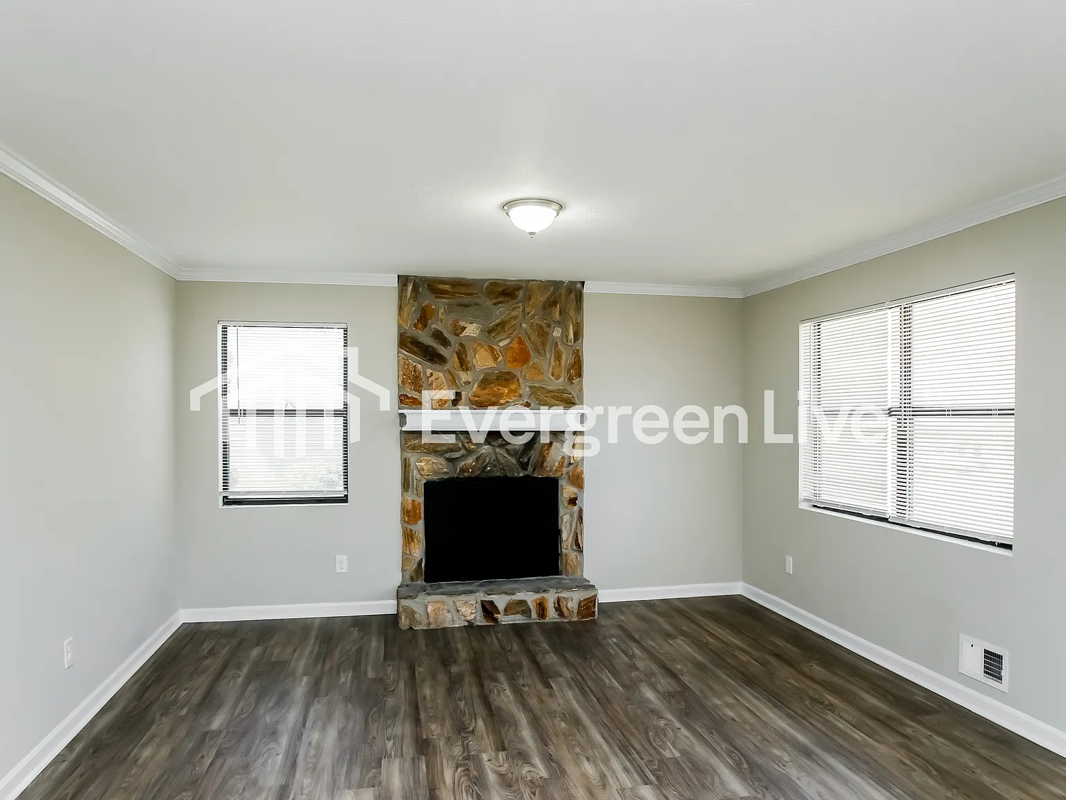 3 bed, 2.0 bath, 1404 sqft, $1,595 — Photo 2