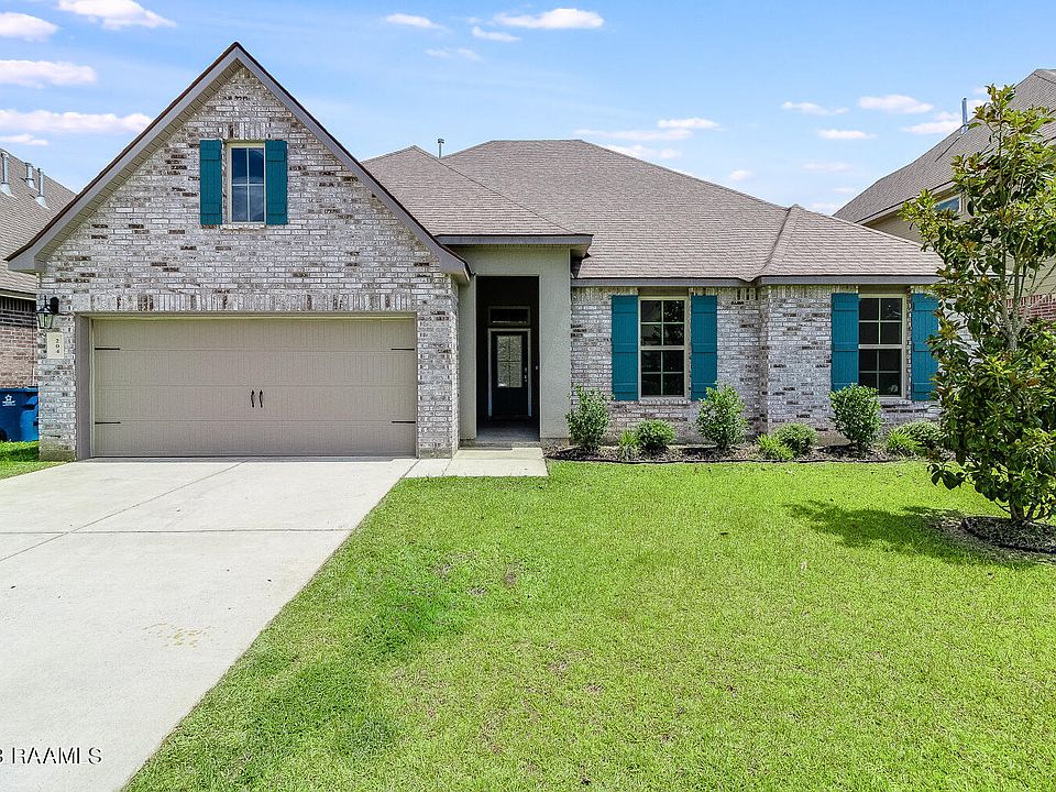 1st image of 204 New Trails Ln