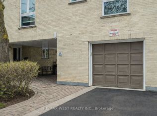 25 Proudbank Millway, Toronto, ON M2L1P3