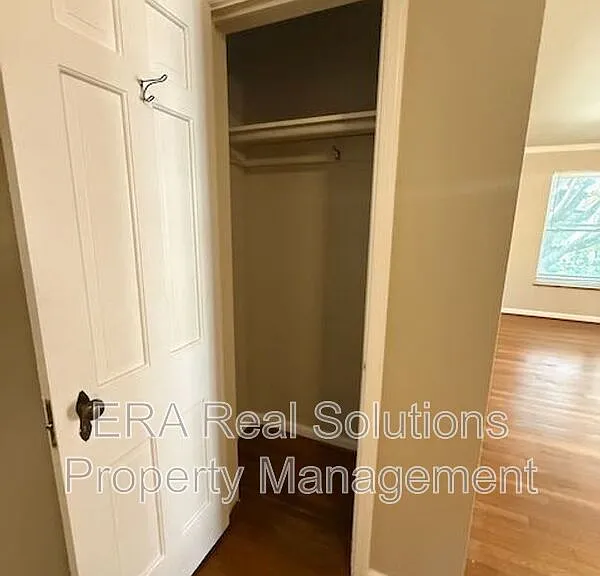 902 Kenwick Rd #D — Photo 9