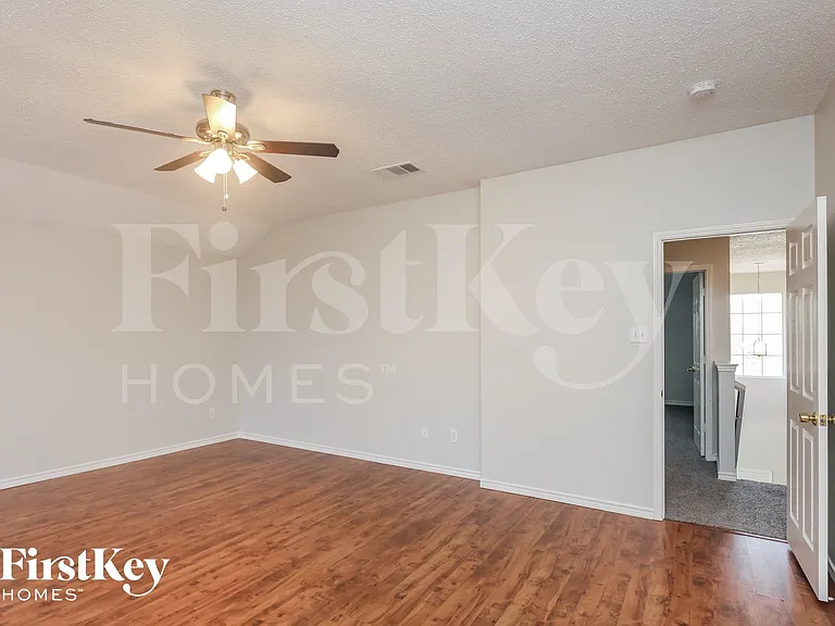 2124 Twin Creek Ln — Photo 8