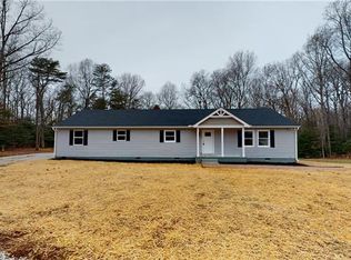 3707 Maidens Rd, Powhatan, VA 23139