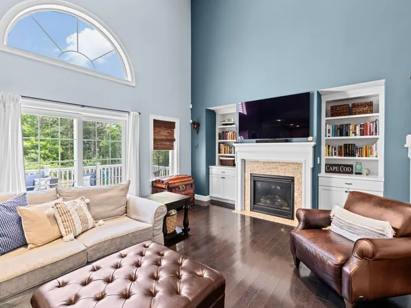 5 Bosuns Lane, Bourne, MA 02532