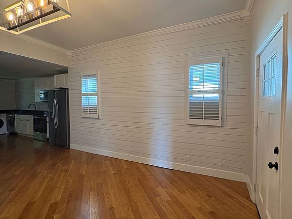 5th image of 2110 Vine St
