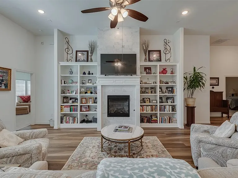 543 Logans Lndg — Photo 11