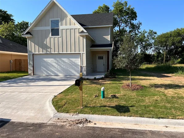 716 E 5th St, Bonham, TX 75418