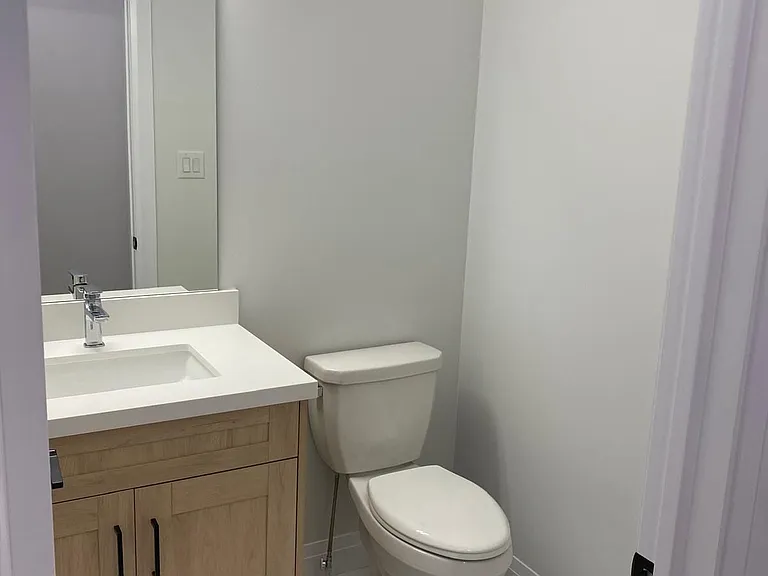 1316 Honeywood Dr #UPPER — Photo 7
