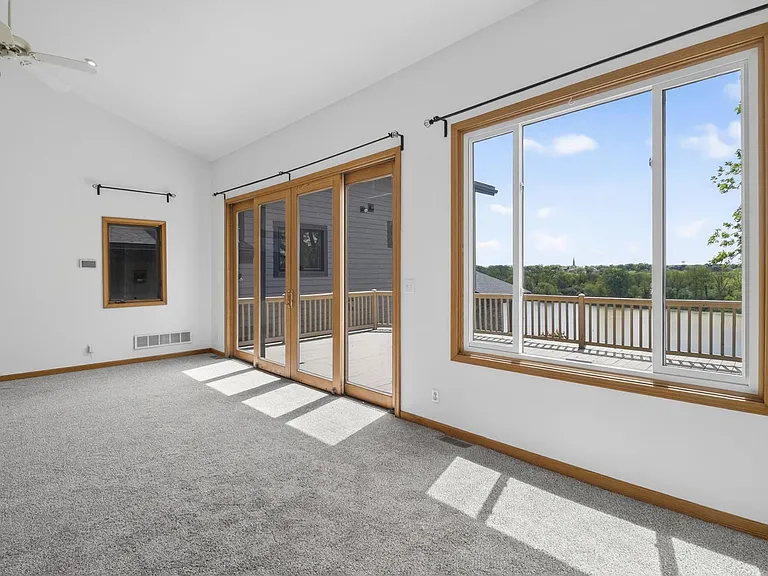 1210 River Rd — Photo 25