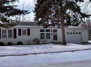 203 Meadowbrook Dr, Bloomington, IL