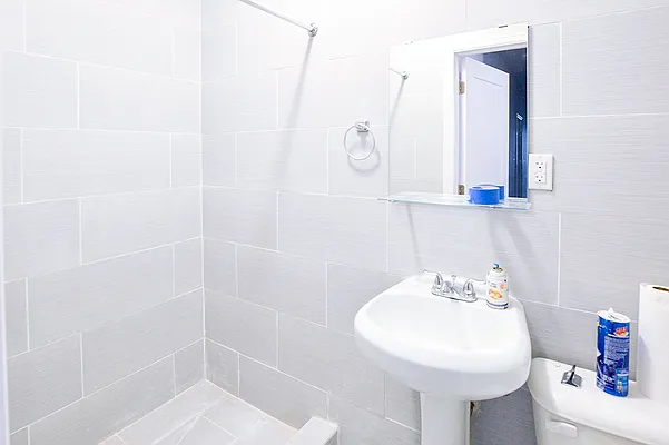 Rented by Clove Realty LLC | media 34