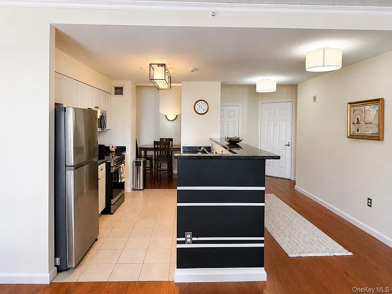 300 Mamaroneck Ave #629 — Photo 5