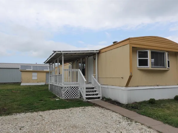 3 Cokels Ct, Monmouth, IL 61462